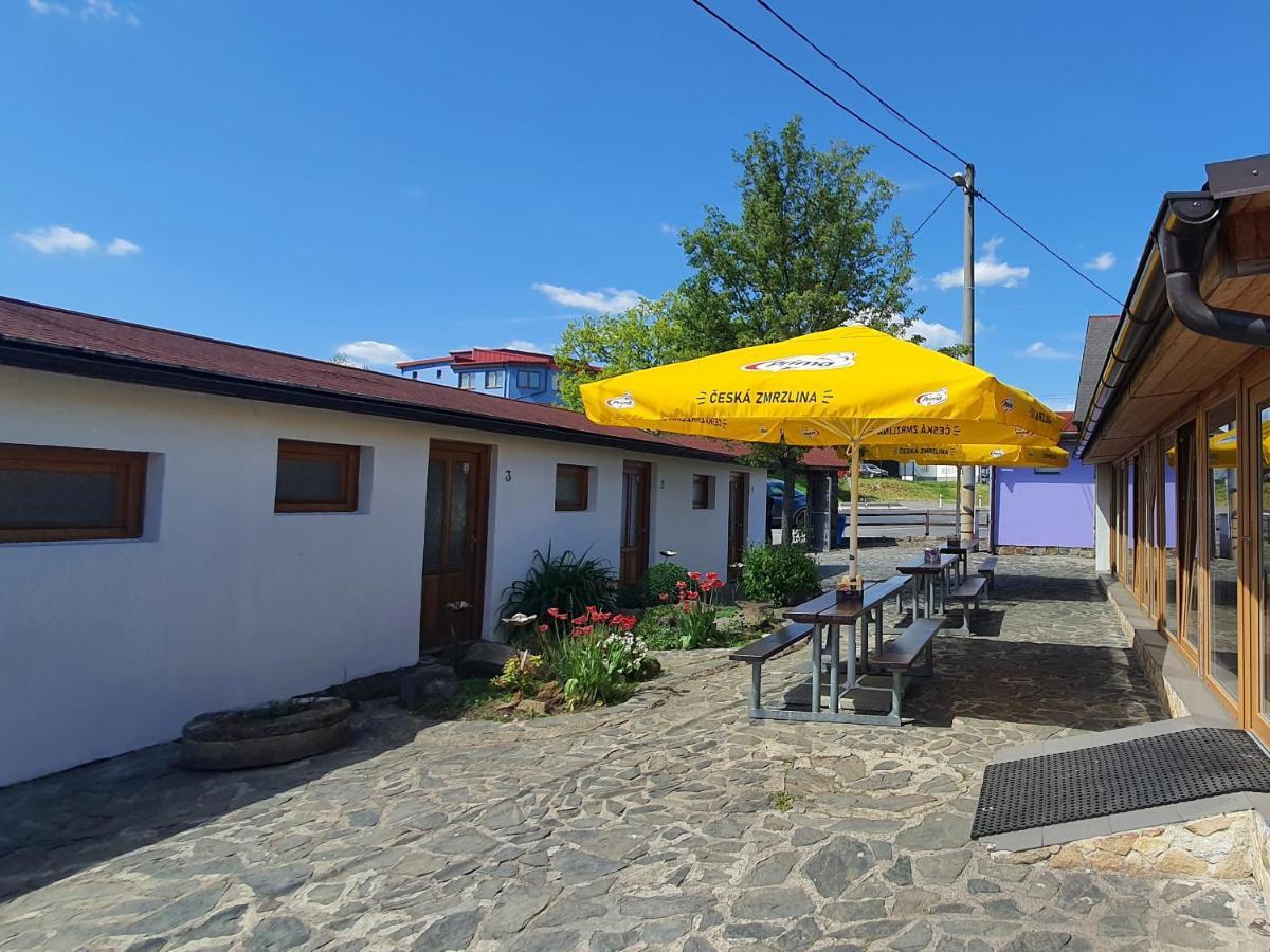 Katerina Restaurant A Penzion Rozvadov Exterior foto